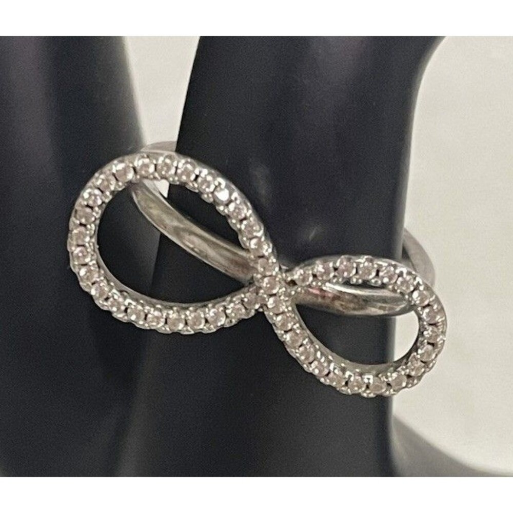 925 Solid Sterling Silver Beautiful Sparkly Infinity Ring, Prong Set, Size 7.25